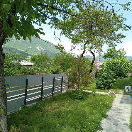 Villa PorTina Ambrolauri Esterno foto