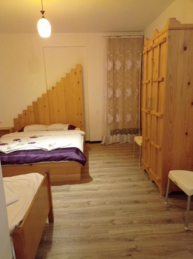 Villa PorTina Ambrolauri Esterno foto