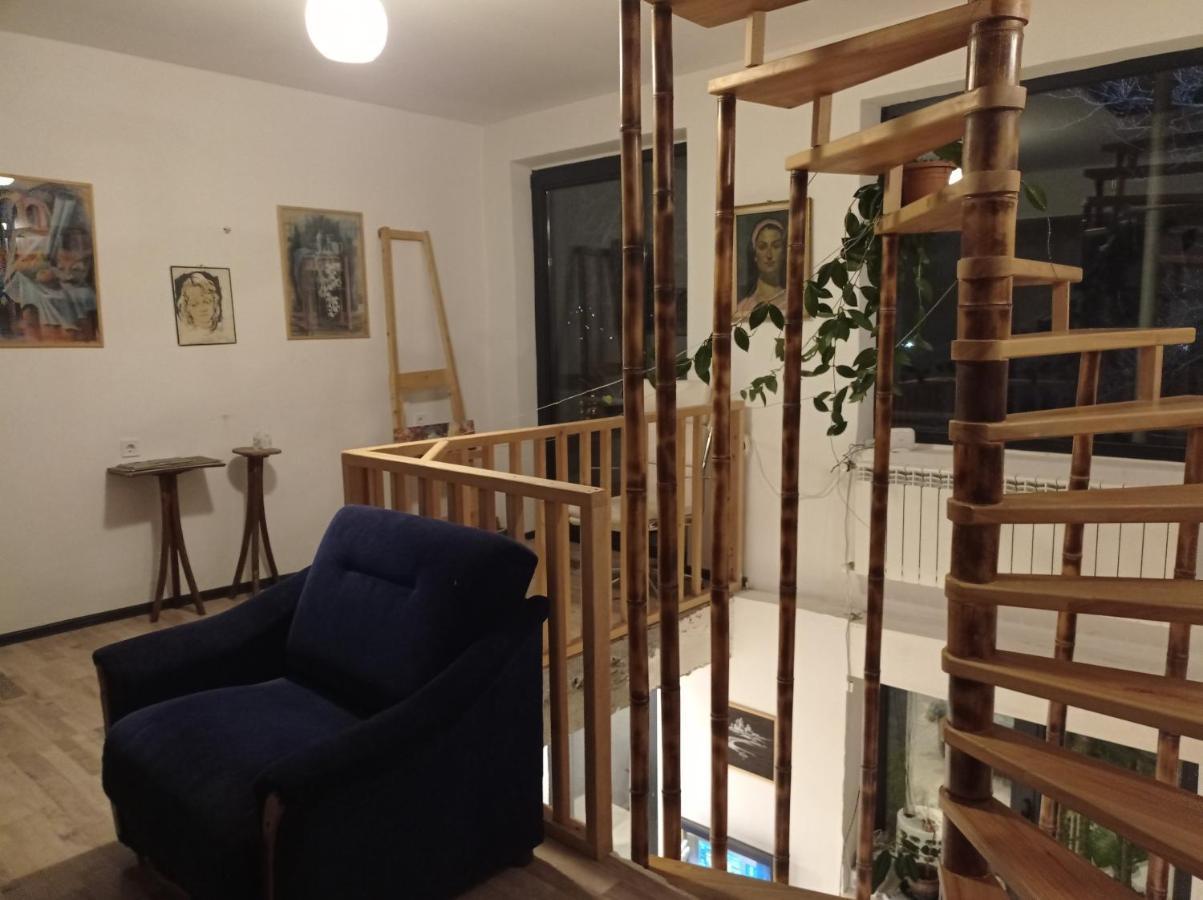 Villa PorTina Ambrolauri Esterno foto