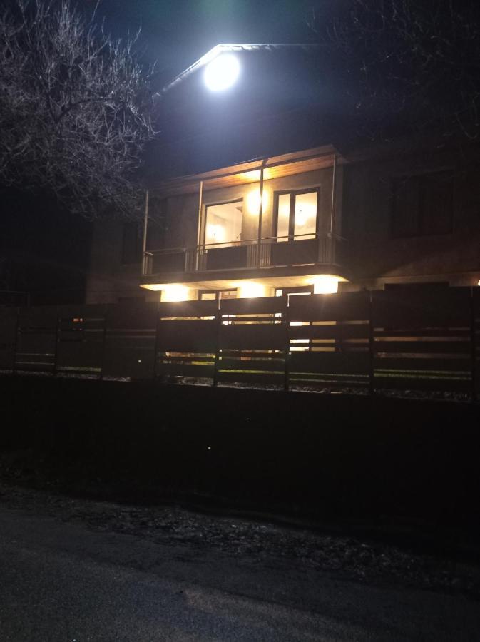 Villa PorTina Ambrolauri Esterno foto