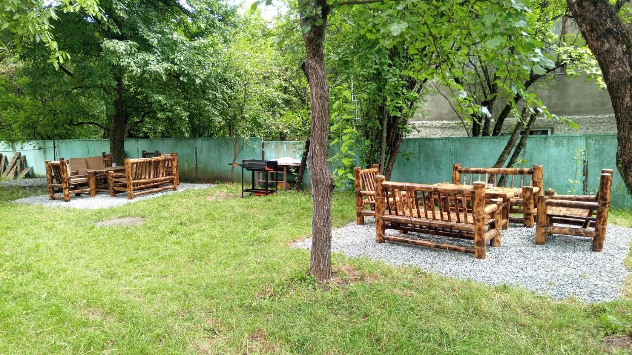 Villa PorTina Ambrolauri Esterno foto