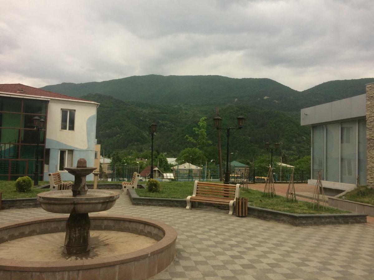 Villa PorTina Ambrolauri Esterno foto