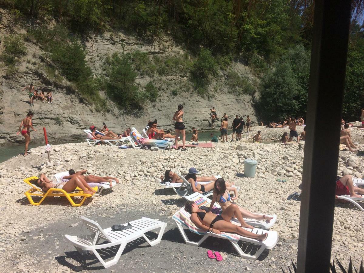 Villa PorTina Ambrolauri Esterno foto