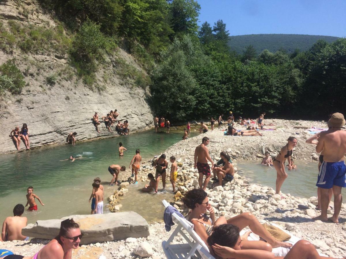 Villa PorTina Ambrolauri Esterno foto