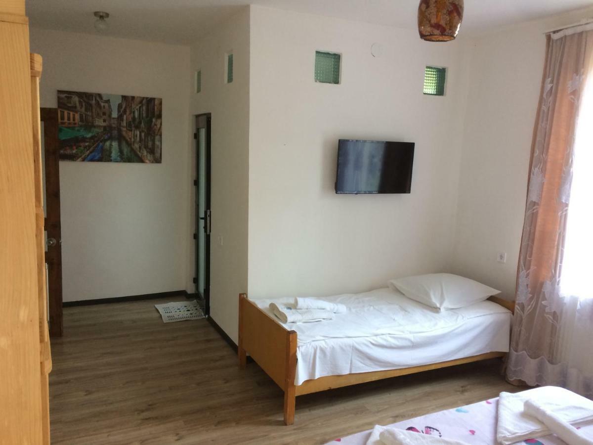 Villa PorTina Ambrolauri Esterno foto