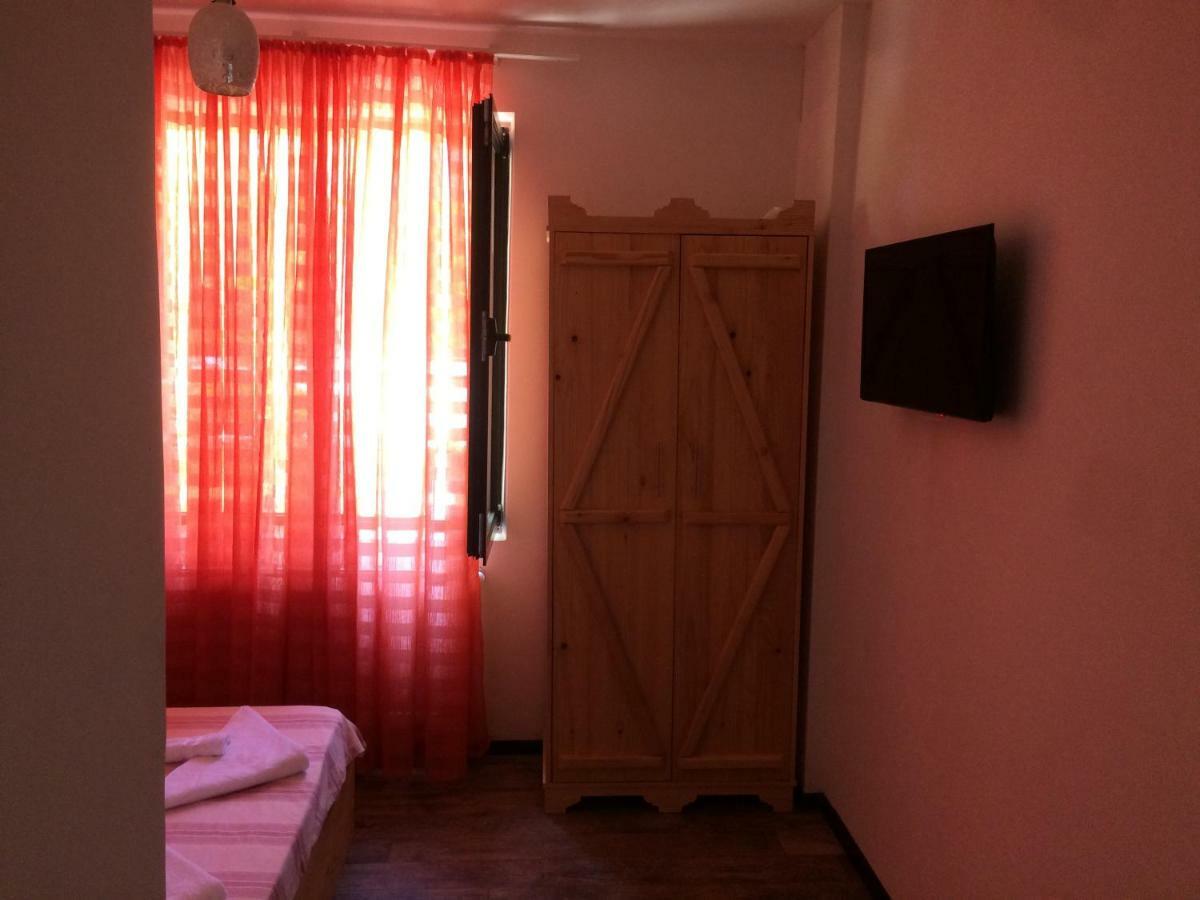 Villa PorTina Ambrolauri Esterno foto
