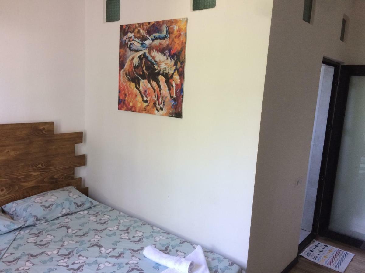 Villa PorTina Ambrolauri Esterno foto
