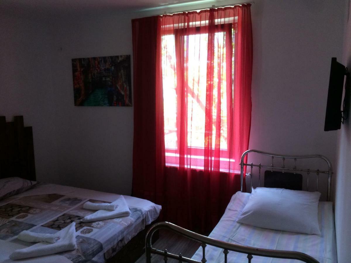 Villa PorTina Ambrolauri Esterno foto