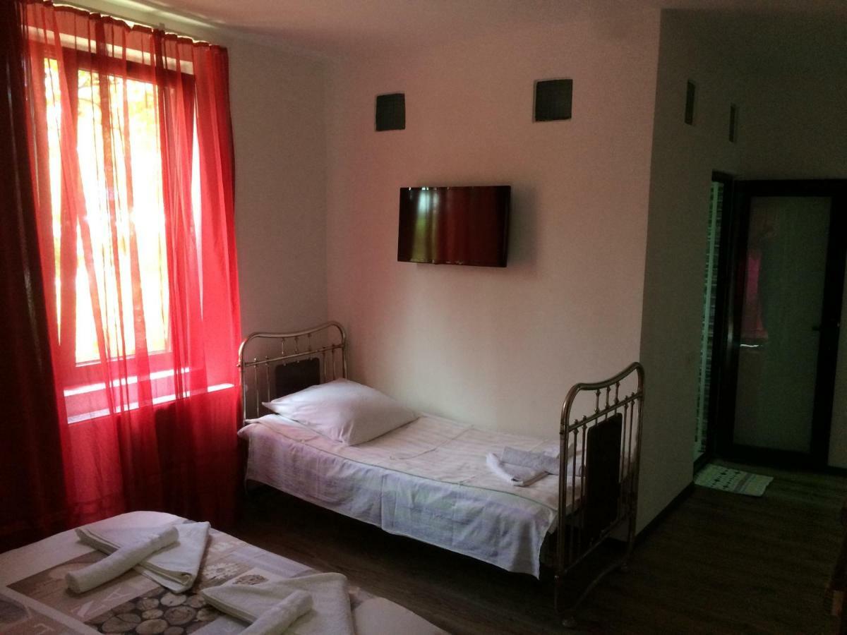 Villa PorTina Ambrolauri Esterno foto